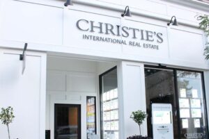 compass-compra-christies-real-estate