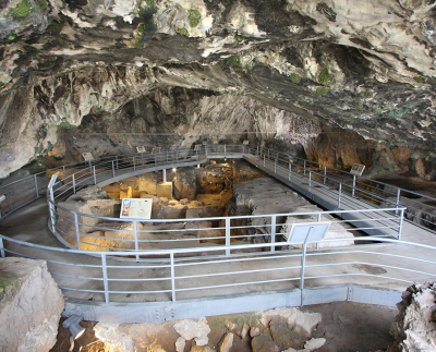 cueva-de-thepetra-en-grecia-origen-de-la-arquitectura