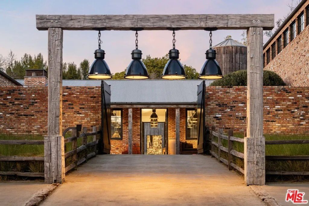 diane-keaton-the-house-that-pinterest-built