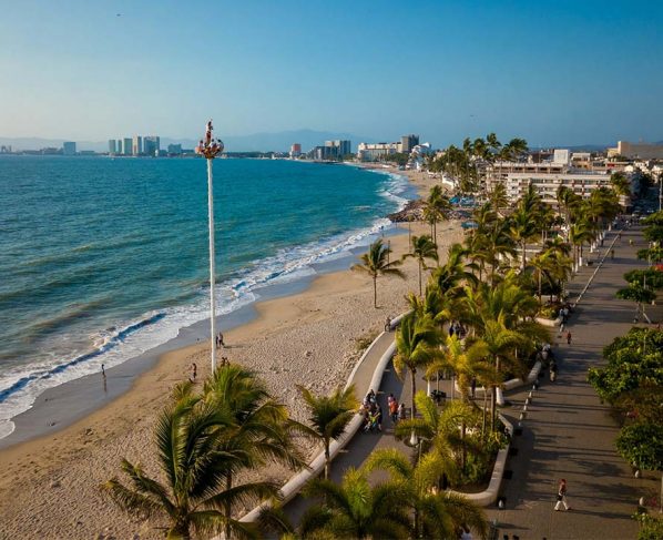 malecon-de-puerto-vallarta