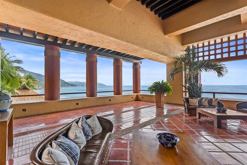 los-palmares-302-lobby